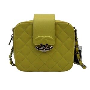 CHANEL CAMERA BAG (2019)